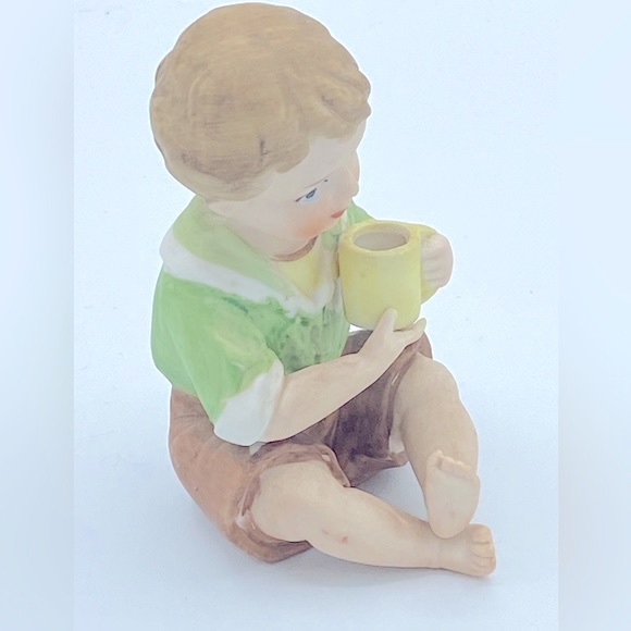 Adorable Vintage ARDCO Dallas/Japan Piano Baby Boy Bisque Figurine Signed 4 1/2” - Picture 8 of 9